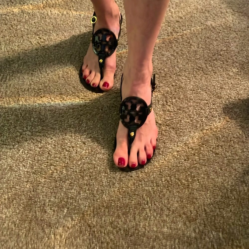 Tory Burch Miller sandles with small heel size  8 1/2
